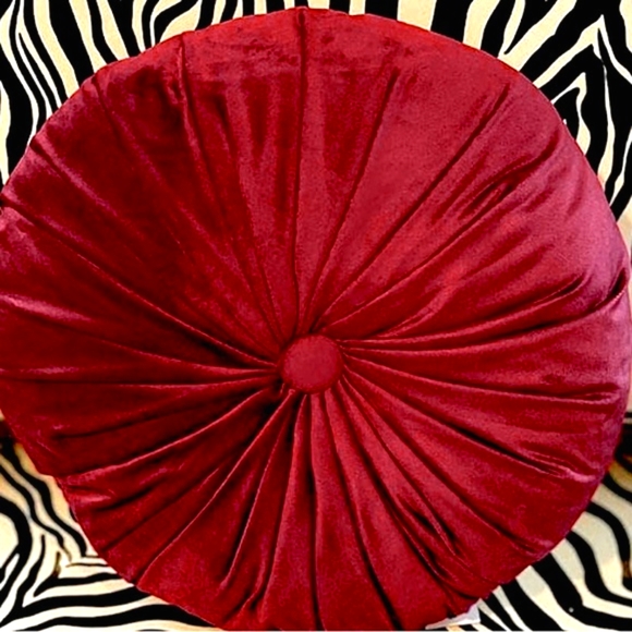 Tuffed Pillow - Picture 1 of 2